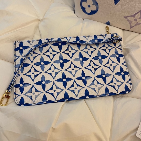 NIB Louis Vuitton Neverfull MM By The Pool Blue 2023 M22979 With Pouch - Picture 13 of 15